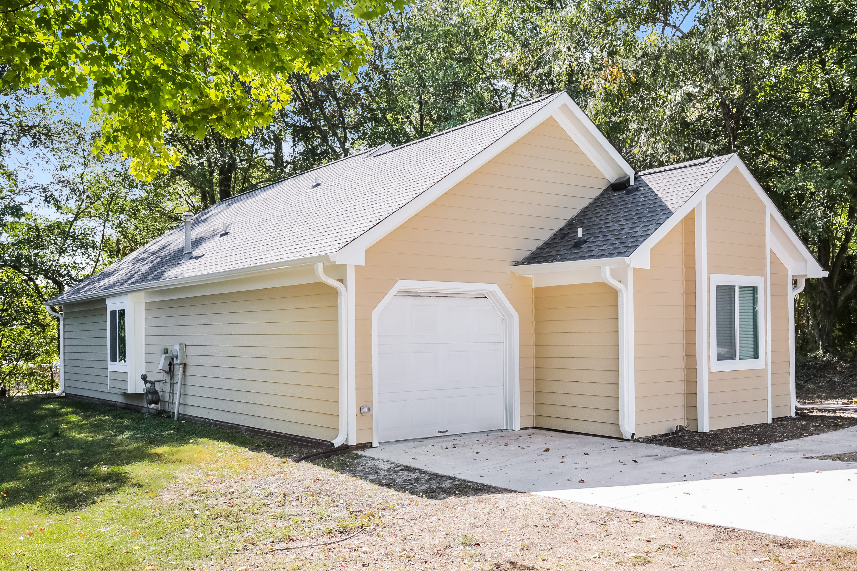 2 PIPERS GLEN CT GREENSBORO, NC 27406